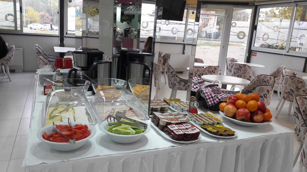 Astera Apart Hotel Скопие Екстериор снимка